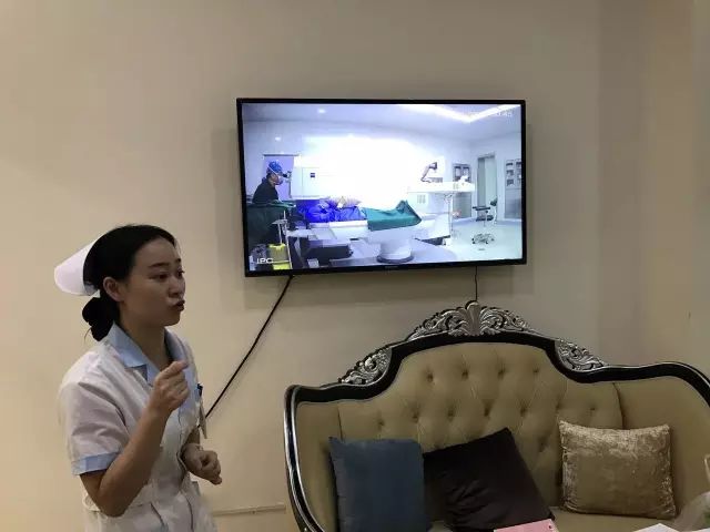 9月9日，杭州6686在线登录官网入口-6686(中国)举行全飞秒近视手术演示，在半个多小时内，杜新华院长为6名近视患者 施行了德国蔡司VisuMax3.0版全飞秒手术，大伙亲身体会到了SMILE手术的快速、轻松、微创、.jpg