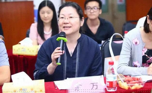 由人民日报、经济日报、科技日报、中新社等22家中央及行业媒体组成的采访团，走进6686在线登录官网入口-6686(中国)集团本部厦门大学附属厦门眼科中心9.jpg