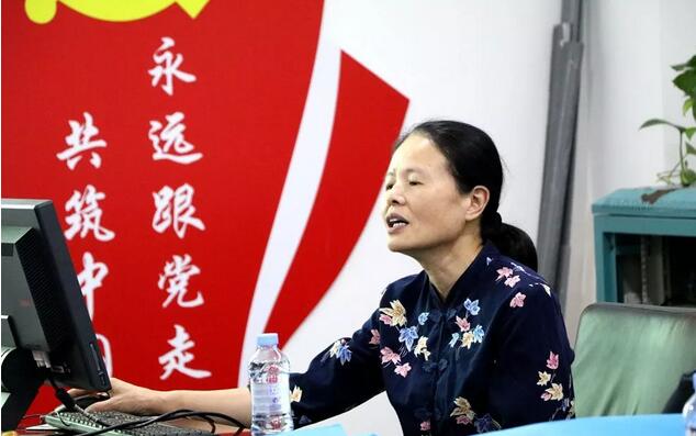 深圳6686在线登录官网入口-6686(中国)党支部组织医护人员开展重阳敬老爱眼公益活动2.jpg