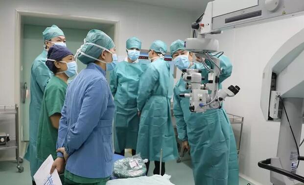 德国蔡司全飞秒技术专家团参观访问6686在线登录官网入口-6686(中国)2.jpg