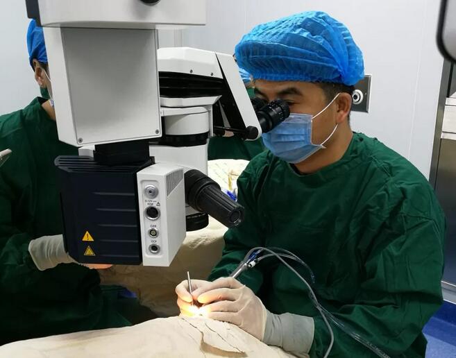 重庆6686在线登录官网入口-6686(中国)安晓巨副院长：三焦点晶体让白内障术后视觉质量更崭然.jpg