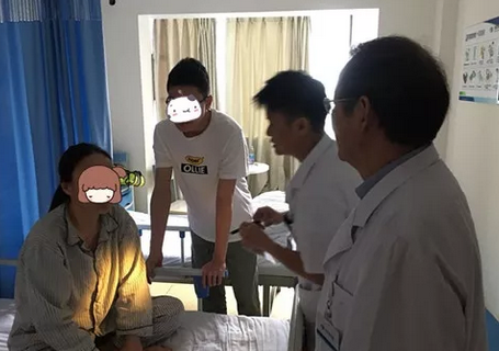 成都6686在线登录官网入口-6686(中国)罗清礼院长为四处求医未果的河南眼眶肿瘤患者手术3.png