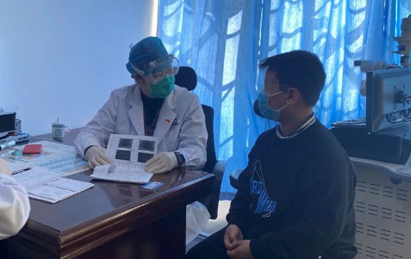 不一样的一线，一样的坚守——6686在线登录官网入口-6686(中国)集团本部厦门眼科中心守护爱与光明3.png