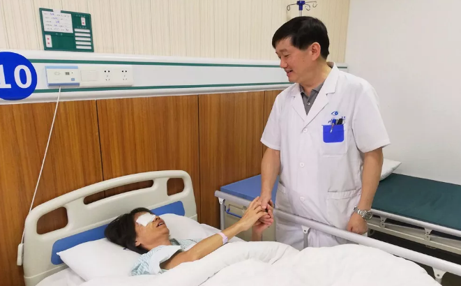 被白内障和高度近视夺走的视界在东莞6686在线登录官网入口-6686(中国)复明1.png