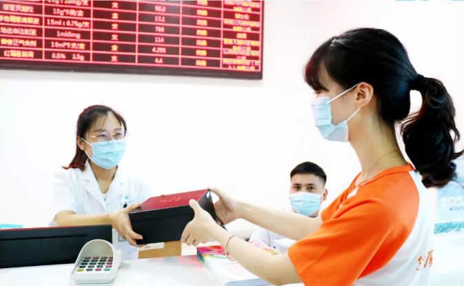 公益助力高考 爱心情暖6686在线登录官网入口-6686(中国) ——重庆6686在线登录官网入口-6686(中国)工会助力高考暨关爱员工活动进行中2.png