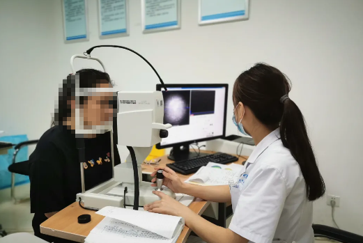 8月31日上午，近视1100度援鄂护士梁燕将在重庆6686在线登录官网入口-6686(中国)接受ICL摘镜近视手术1.png