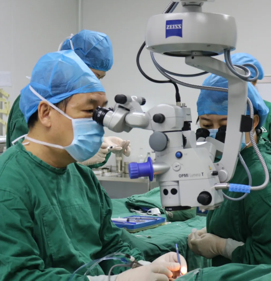 8月31日西安6686在线登录官网入口-6686(中国)为患者实施AcrySof IQ PanOptix人工晶状体植入术2.png