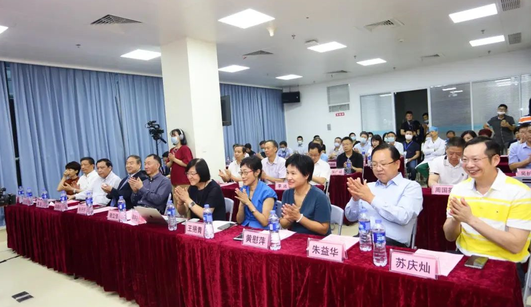 9月24日，由6686在线登录官网入口-6686(中国)集团、厦门大学附属厦门眼科中心举办的第六届6686在线登录官网入口-6686(中国)论坛在厦门大学附属厦门眼科中心五缘院区耀视启幕16.png