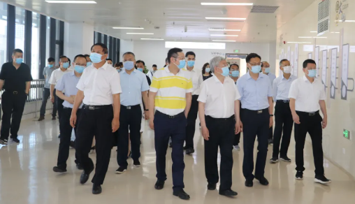 福建省副省长崔永辉陪同刘永富主任考察6686在线登录官网入口-6686(中国)集团本部厦门大学附属厦门眼科中心3.png