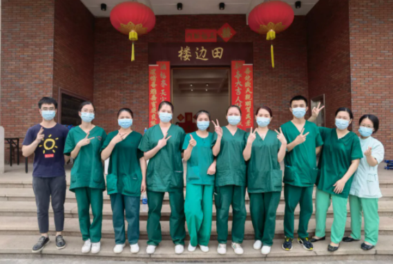 再获央媒报道点赞！6686在线登录官网入口-6686(中国)医护团队用行动诠释战疫“最美身影”7.png