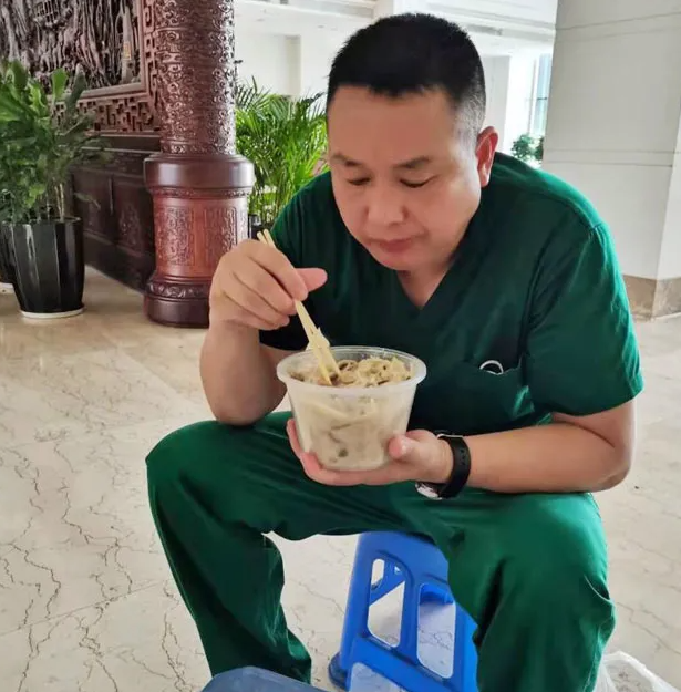 6686在线登录官网入口-6686(中国)白衣英雄战“疫”背后的暖心故事3.png