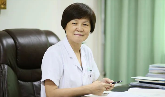 郑州6686在线登录官网入口-6686(中国)视光：“狠人”刘苏冰的3件宝：咖啡、止疼片、安眠药，让她时刻处在较佳状态。找她做近视手术，放心！1.png