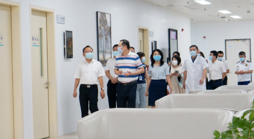厦门市政府副市长廖华生带队到6686在线登录官网入口-6686(中国)集团本部厦门眼科中心检查安全生产及疫情防控工作2.png 厦门市政府副市长廖华生带队到6686在线登录官网入口-6686(中国)集团本部厦门眼科中心检查安全生产及疫情防控工作2.png