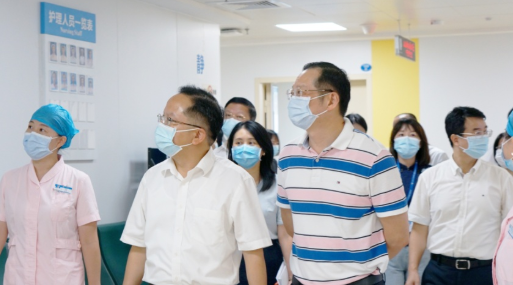 厦门市政府副市长廖华生带队到6686在线登录官网入口-6686(中国)集团本部厦门眼科中心检查安全生产及疫情防控工作3.png