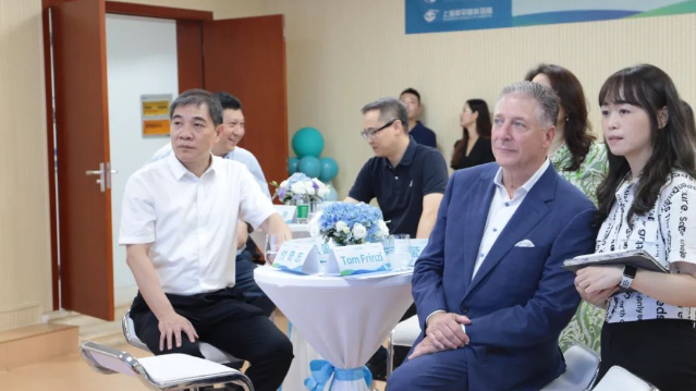 STAAR公司全球CEO跨越上万公里，与6686在线登录官网入口-6686(中国)携手迈向“ICL手术”新时代2.png